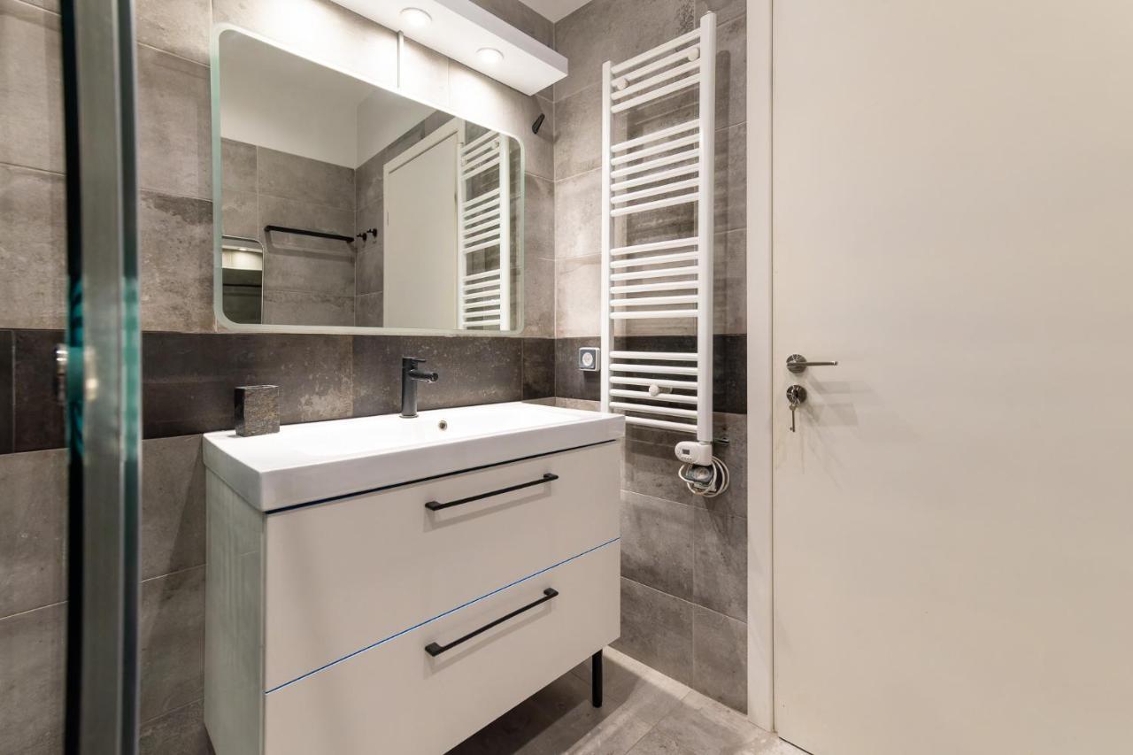 The Acropolis Hideaway 2-Bdr Apt Next To Metro 아테네 외부 사진
